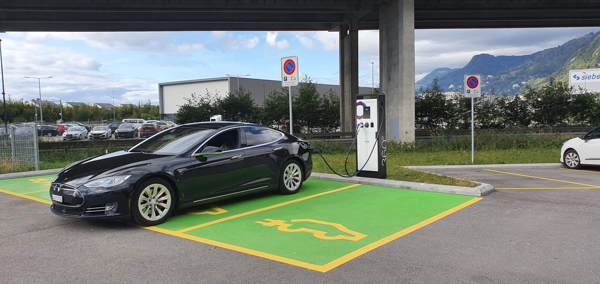 cappuccino&charge evtec ladesäule für die innenstadt.jpeg