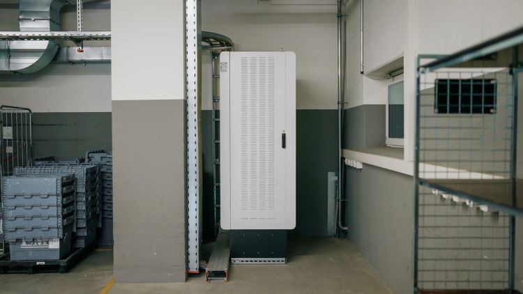 Ein corretto-Leistungsschrank hat Power für 6 bricco-Dispenser