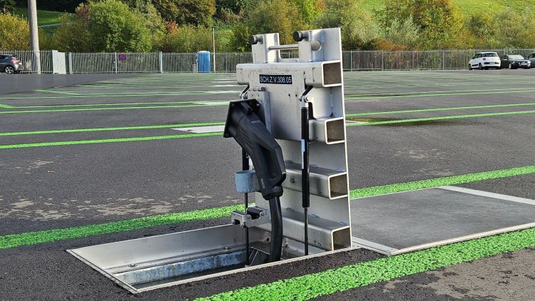 Die Ladepunkte sind im Boden integriert